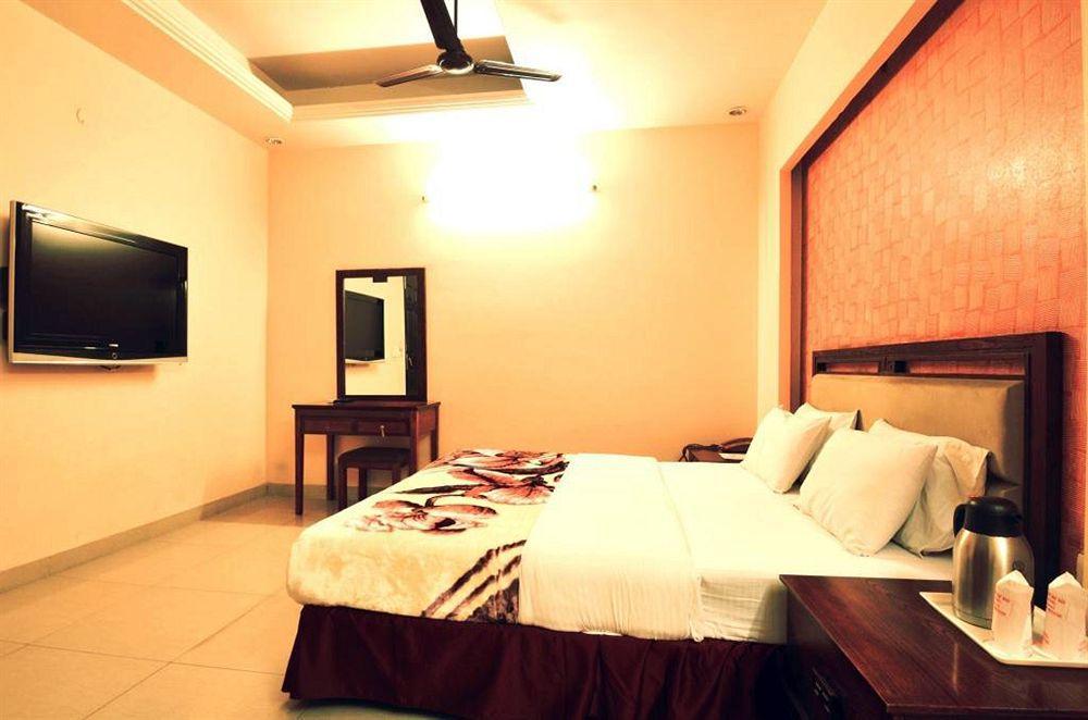 Hotel Sunrise Delhi  Exterior photo