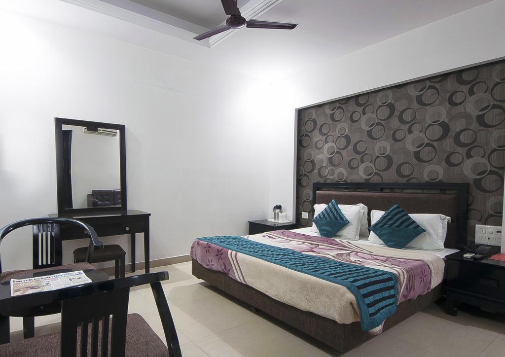 Hotel Sunrise Delhi  Exterior photo