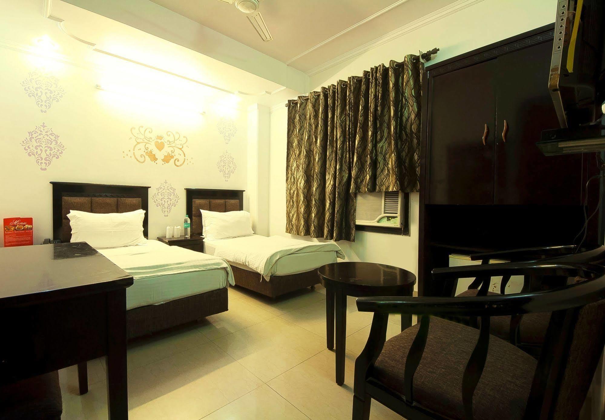 Hotel Sunrise Delhi  Exterior photo